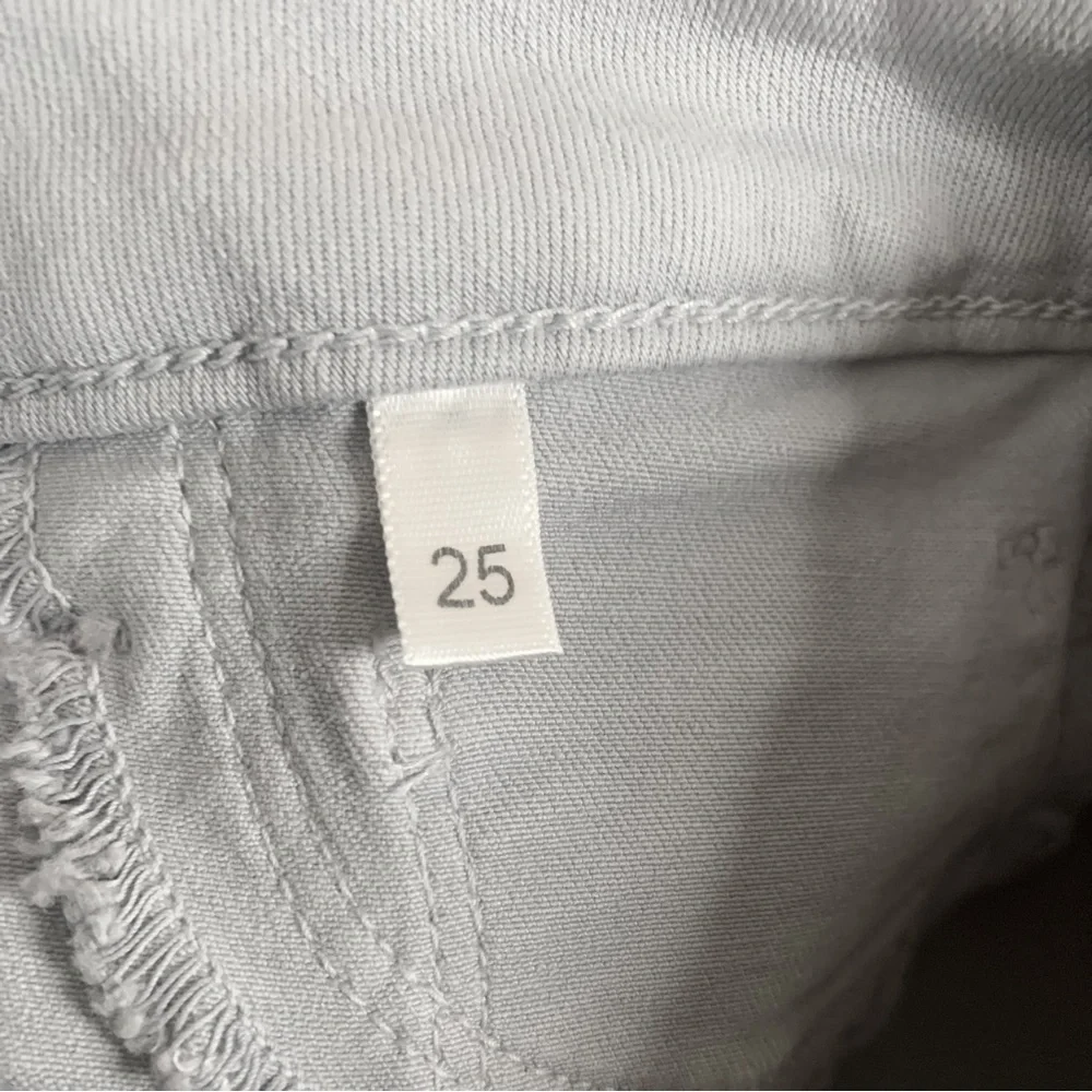 L'agence High Rise Skinny 25 NWT Concrete Gray Flaw